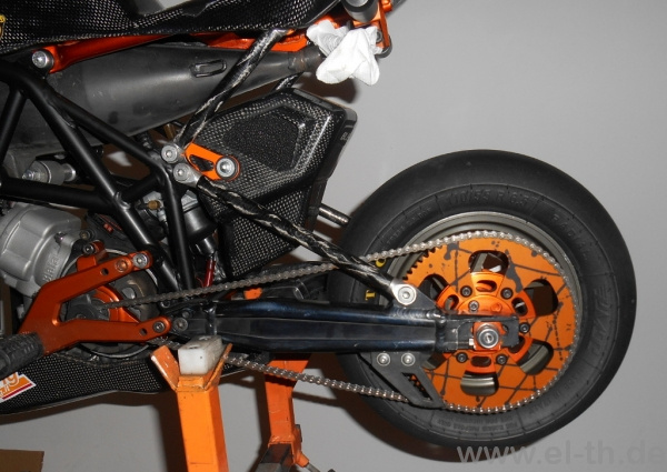 Motorradbauteile montiert