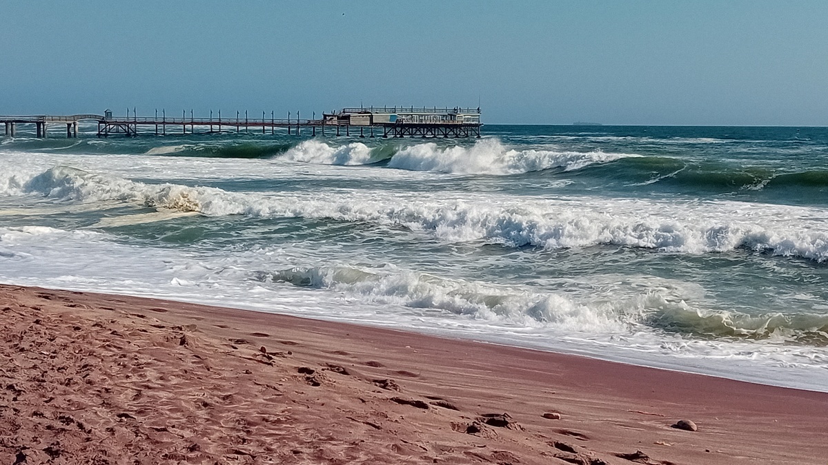 Namibia: Seebrücke und Atlantik bei Swakopmund